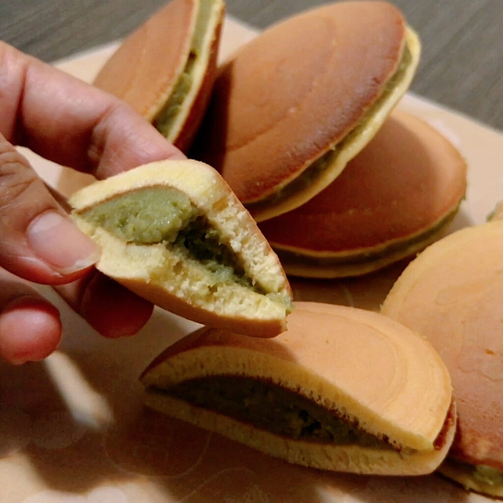 銅鑼燒 Dorayaki with Matcha Custard Recipe| 5個步驟 簡易食譜 2 銅鑼燒